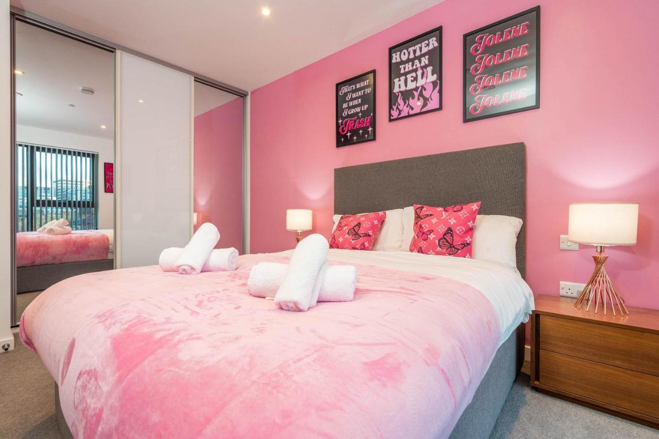 Maevela Apartments ☆ Pink Luxury Apartment With Balcony - Birmingham City Centre - 5 Min Walk From Bullring, Cube, Mailbox, New Street Station - Free Netflix & Wifi Exterior photo