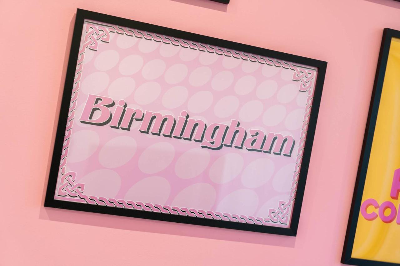 Maevela Apartments ☆ Pink Luxury Apartment With Balcony - Birmingham City Centre - 5 Min Walk From Bullring, Cube, Mailbox, New Street Station - Free Netflix & Wifi Exterior photo